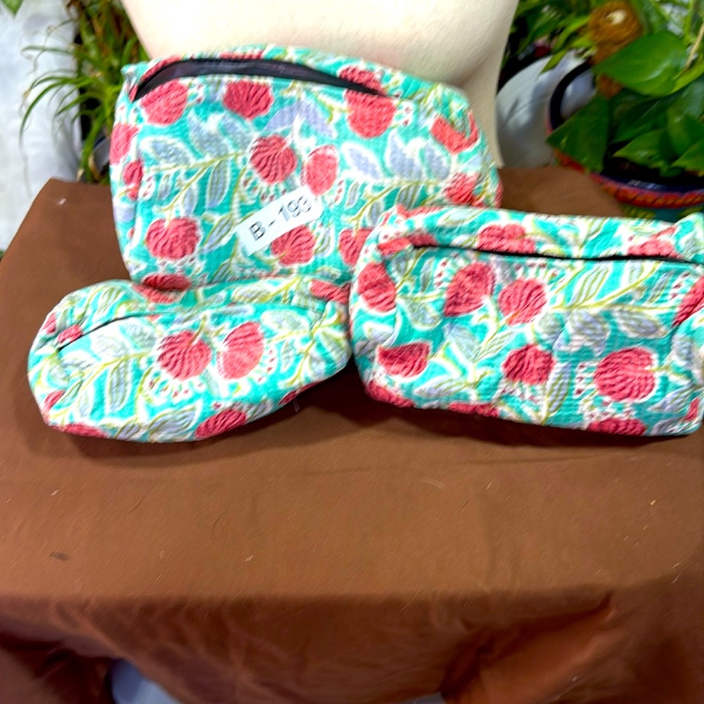 Raj Kantha Floral Hand  Quilted Cosmetic Bag Set NEW